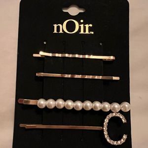Noir Letter C 4 Piece Hair Pins